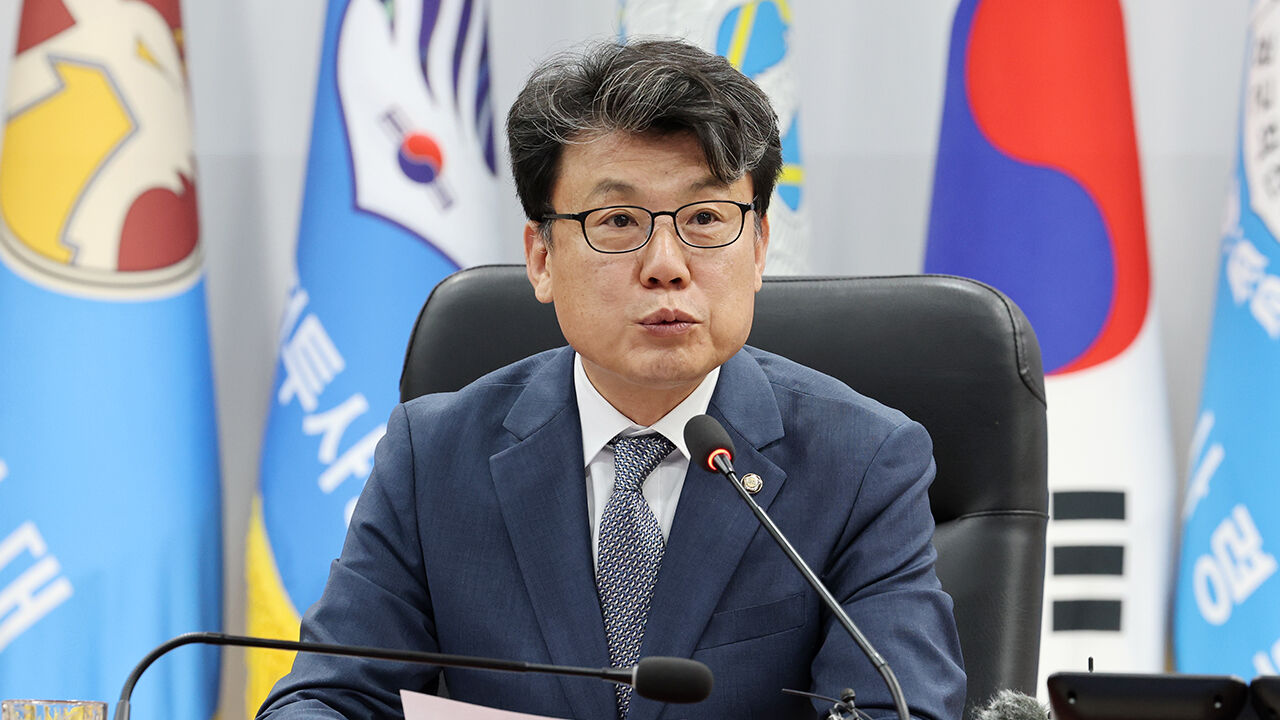 진성준, '거부' 사흘 만에 미국 비자 발급…"뒤늦게나마 다행"