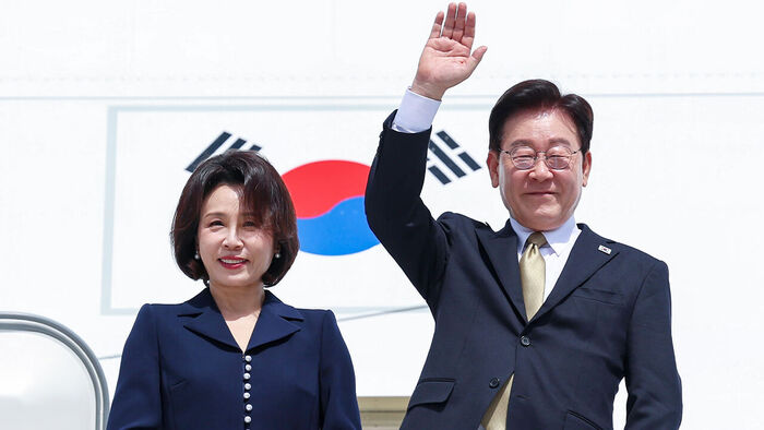 이 대통령, '순방' 비판에 "링거 맞고 코피&hellip;그 결과 성과 차이"