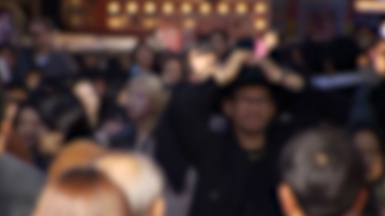 참사 후 첫 '주말 핼러윈'…"골목 사람 가득" 이태원 북적