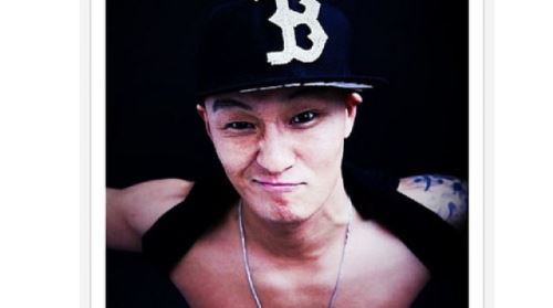 MC 스나이퍼, 명품 복근 공개..."비결은 금주"