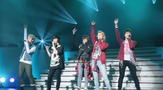 대국남아, 日서 첫 단독 콘서트 개최 '4천 팬 열광'