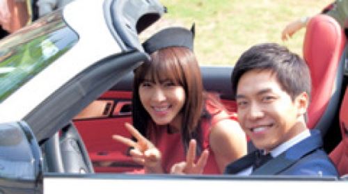 하지원-이승기, 로열아이콘 등극 ‘한땀한땀 자체제작’