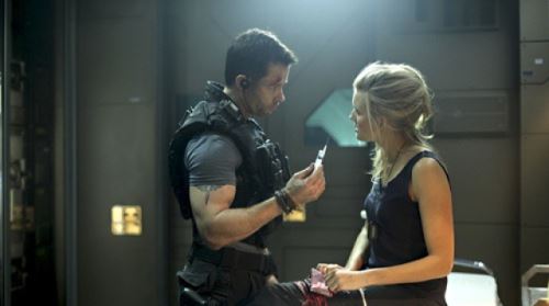 '락아웃' 뻔할뻔 했던 유쾌 통쾌 팝콘 무비라니..