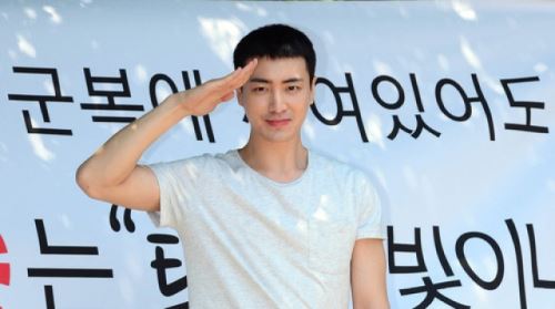 ‘입대’ 이준혁 &ldquo;부모님 생각 많이 난다&rdquo; (종합)