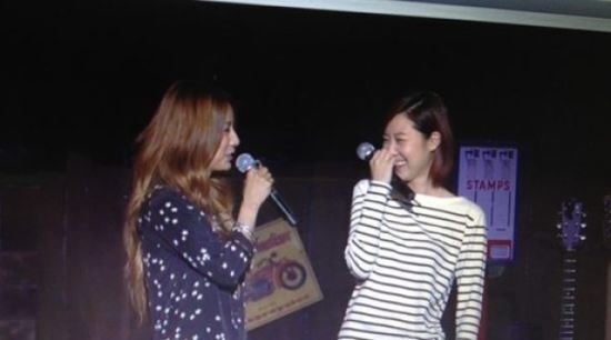 이효리-공효진, 마주 보고 '웃음 빵'..여신들의 만남