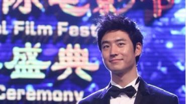 "레드카펫 달궜다"&hellip;이제훈, 첫 국제 영화제서 관심 집중