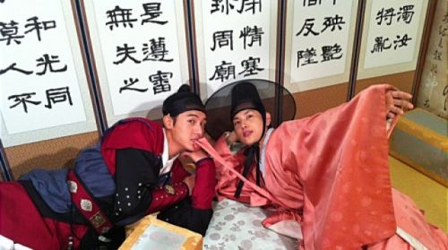 이기우-임시완, 섹시한 형제? '개구쟁이 포즈 눈길'