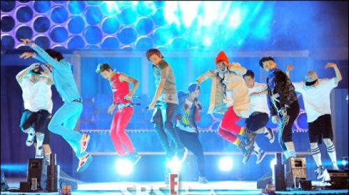 [포토]모두가 한 몸이 되어 날아오르는 B.A.P