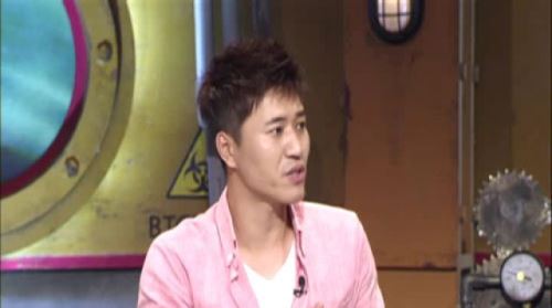 김종민 &ldquo;여친에 키스하다가 발로 차였다&rdquo; 굴욕고백