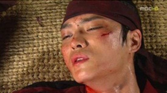 '닥터진' 김재중, 아이돌 벗고 배우를 입었다