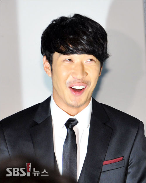 [E!포토]뜨거운 취재열기에 깜짝 놀라는 하하