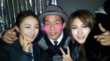 상추, 카라 옆에서 수줍은 미소.."솔직히 진짜 예쁘다"