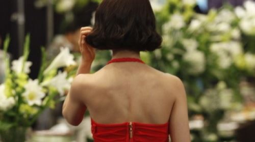 김민정, 드라마 속 '콜라병 몸매' 눈길