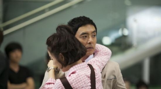 ‘제3병원’ 김민정, 김승우에 기습허그..‘사랑 시작되나’