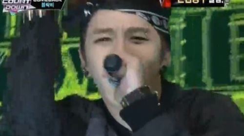 '엠카' 블락비, 갱스터 연상케 하는 강렬 퍼포먼스 '컴백'