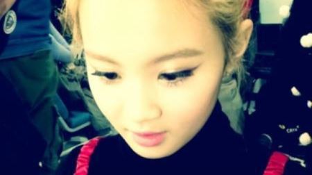 이하이, 무대 후 모니터에 시선 고정...'귀여워'