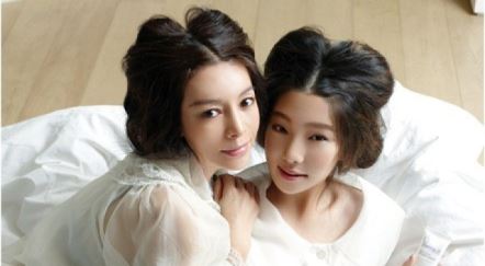 황신혜 딸과 동반 화보 촬영 '연예인 포스 작렬'