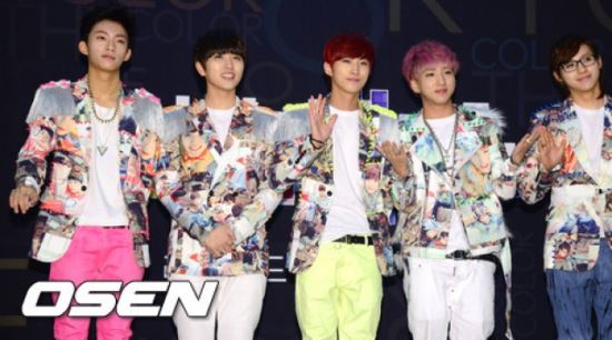 B1A4, 日 첫 단독 콘서트 성황.."밤새 노래할래"