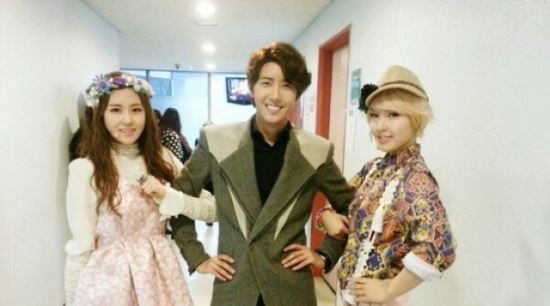 투윤, '인가' 후 황광희와 인증샷..."오빠 고마워요"