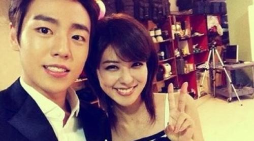 이현우&middot;후지이 미나, 다정한 커플사진 "예뻐해 주세요"