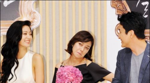 [E!포토]장영남, '이런 포즈는 어떨까?'