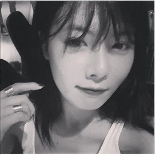 현아 흑백사진