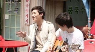 존박, 美 모던팝 듀오 스완다이브와 재래시장서 콜라보 무대