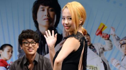 신지수 제작보고회 패션 "짧아도 너무 짧아" 등 노출도 '아찔'