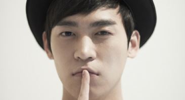 존박 냉면케이크 "감동 좀 하고 가실게요&sim;" 팬들 센스 '최고'