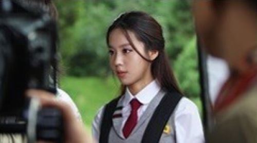 김희정 촬영 현장, 아역 모습 어디가고 아찔 베이글녀 변신