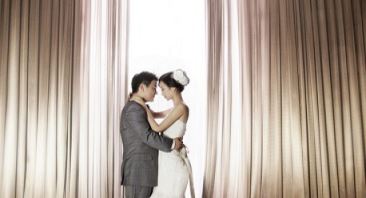 '10월 결혼' 허각, 웨딩사진 공개 '이마 맞대고'