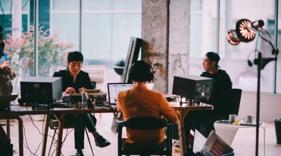 에픽하이, 데뷔 10주년 기념 감성 영상 공개 ‘눈길’