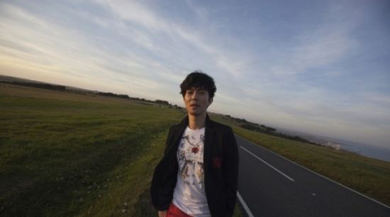 윤건, 오늘 정오 신곡 ‘자석처럼’ 담은 미니앨범 첫 공개