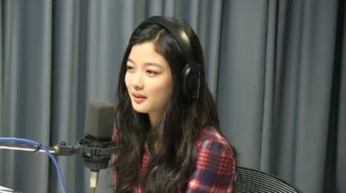 김유정 탑 '친여동생처럼 대해줘', '문자도 주고받어'