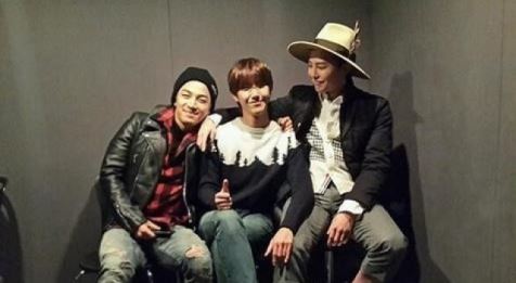 지드래곤 광희 태양 인증샷 '지드래곤 광희 왜 그렇게 보는거야?'