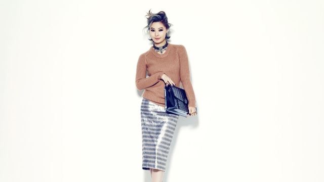 윤소이, 드라마와는 달라&hellip;섹시+도발 화보 ‘은발의 유혹’