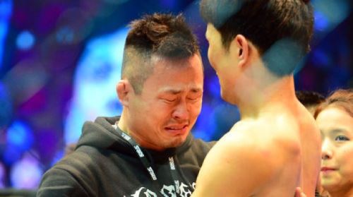 윤형빈 TKO승 '깨끗한 승리' 논란없는 승리에 환호
