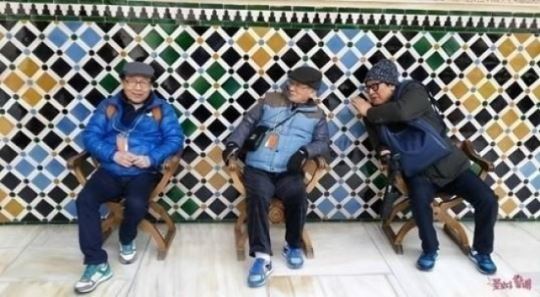 미소천사와 할배들 '귀요미 매력 발산' 짐꾼과 막내할배는?