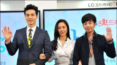 [E포토]박주미, 두 남자 사이에서 행복해&sim;