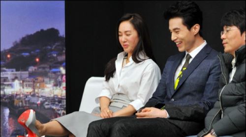 [E포토]박주미 킬힐에 웃음 터진 이동욱