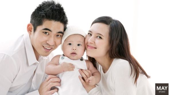 ‘미수다’ 에바, 훈남 남편-아들 ‘가족사진’ 공개