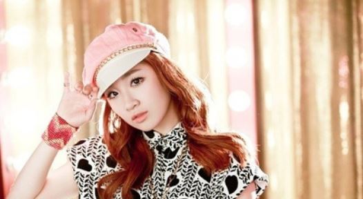 유나킴 이제 너 없이도 '뮤비'속 특별한 누군가가 등장 '화제'