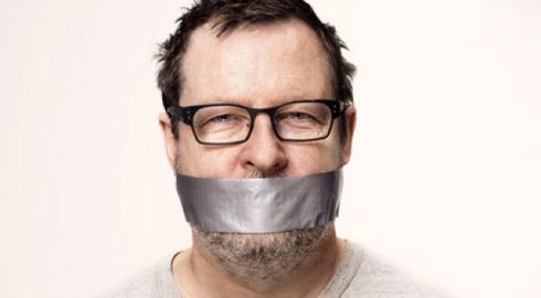 문제적 영화 '님포매니악' 감독 "영화로 이야기하겠다" 함구 퍼포먼스