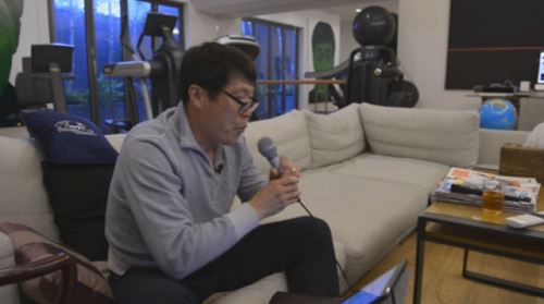 SBS 차범근 위원, 밤마다 노래방 마이크 잡는 이유는?