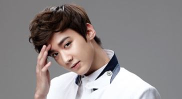 틴탑 천지, 뮤지컬 '카페인' 통해 배우로 변신