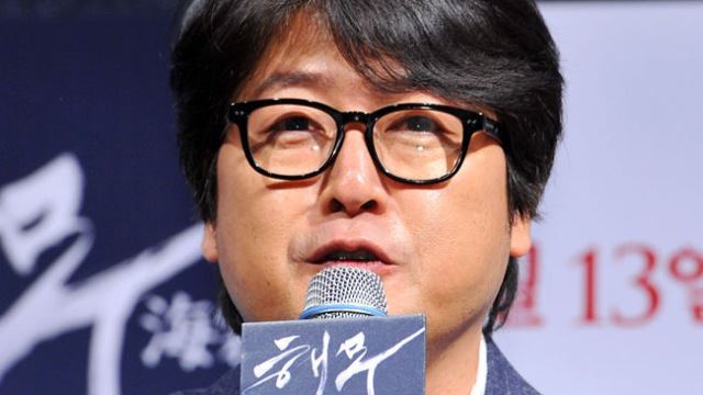 '해무' 김윤석 "박유천 기본기 좋아&hellip;군대 다녀오면 더 잘할 것"