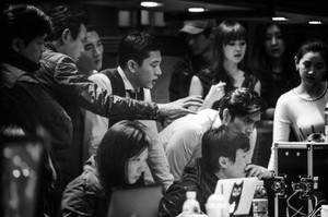 "황정민-유아인의 궁금한 앙상블"&hellip;'베테랑' 크랭크업