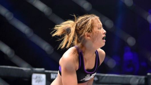 송가연 데뷔전, 경기 시작 2분여 만에 TKO승 거둬