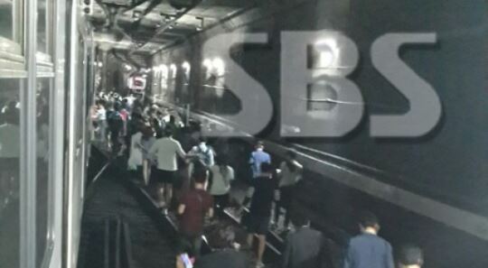 신도림역 사고 발생&hellip;젊은 남성 열차에 뛰어들어 즉사