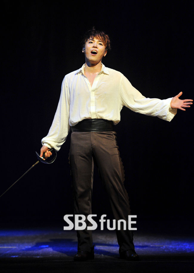 뮤지컬 조로 프레스
